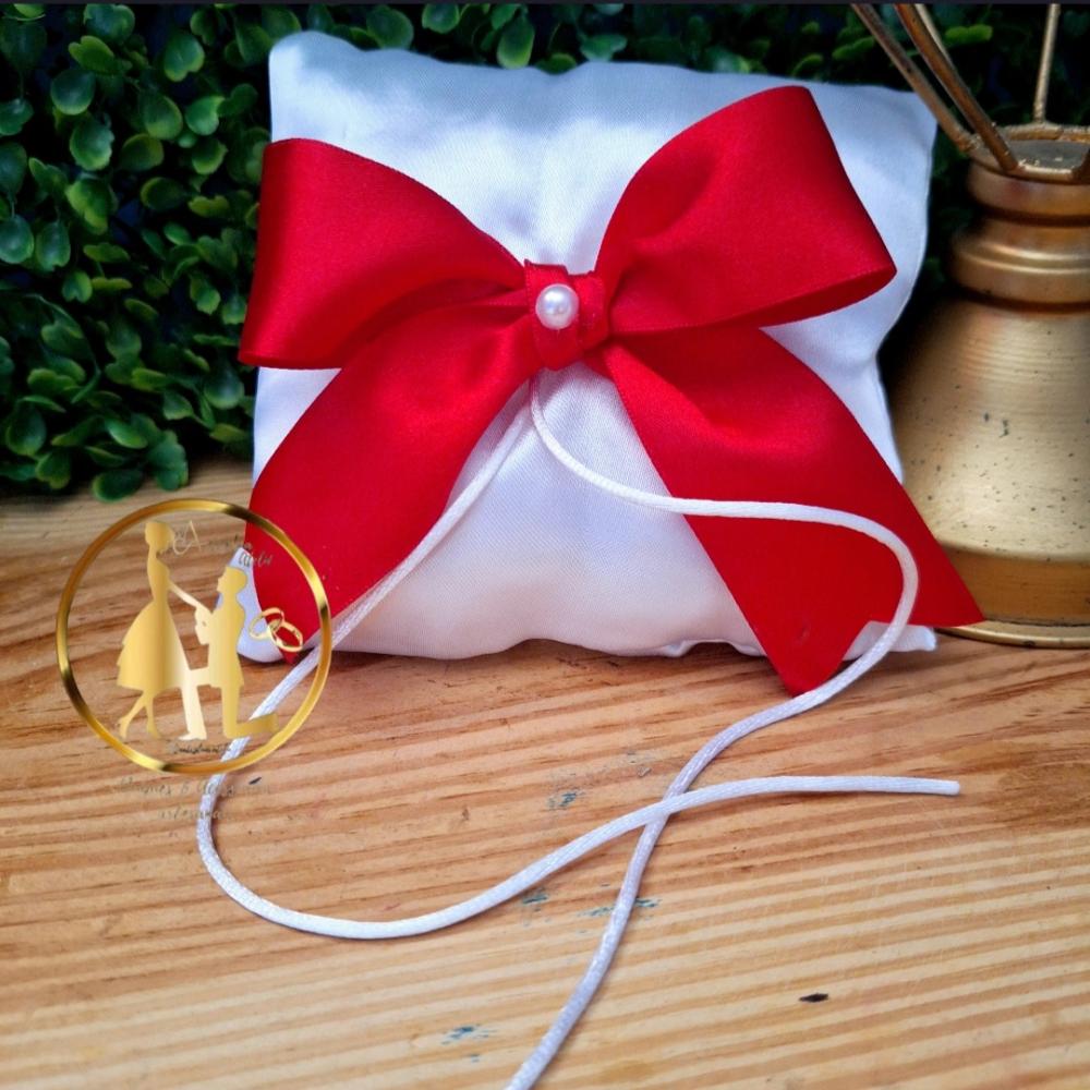 Almofadinha para alianças vermelho e branco