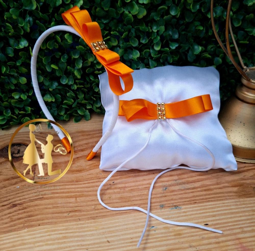 Porta alianças de casamento branco e laranja + tiara de lacinho