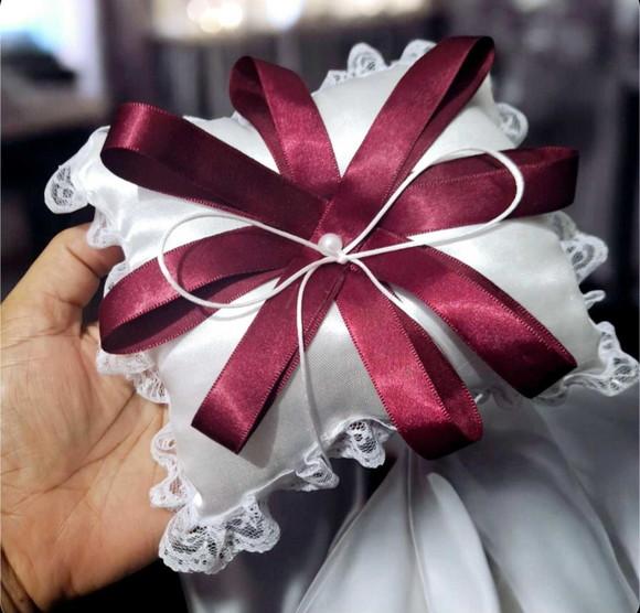 Almofada para Alianças de Casamento Verde Oliva Limã Branco