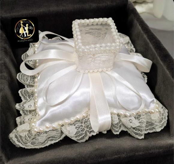 Almofada para Alianças de Casamento Off White Branco Pérolas