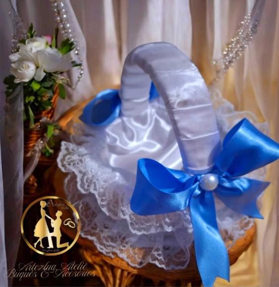 Cesta de Florista Azul Serenity e Branco - Artesanal