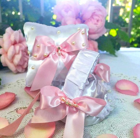Kit Cesta Florista + Almofadinha Rosa Claro Branco Acetinado