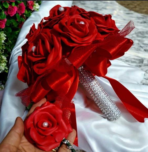 Buquê de Noiva Vermelho Religioso + Flor de Lapela Eva