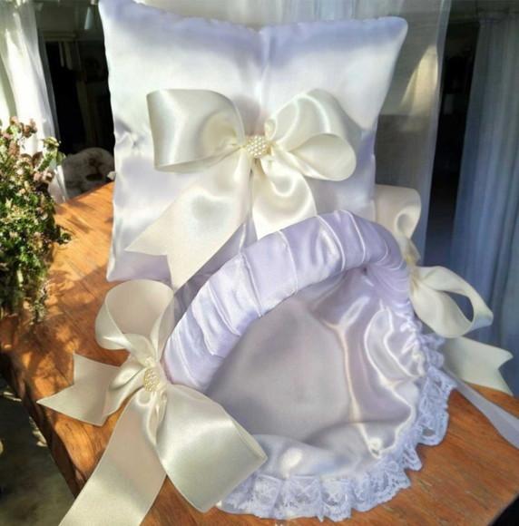 Porta Alianças Almofada + Cesta Off White e Branco Acetinado