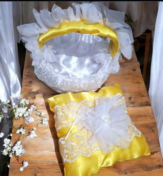Cesta de Florista Branca e Amarelo Delicadeza para Seu Dia