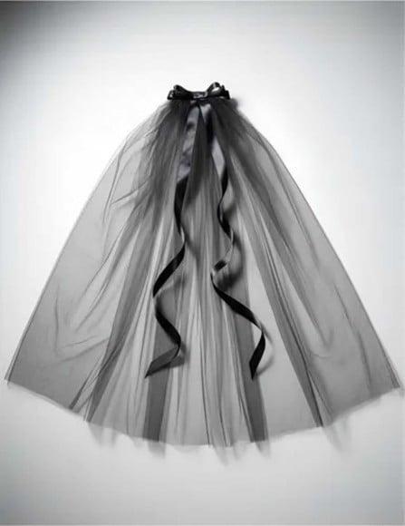 Véu Preto Curto com Laço para Noiva Estilo Gótico Chic