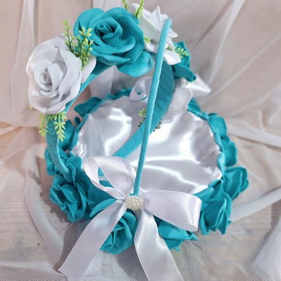 Cesta de Florista com Tiara Coroa Azul Turquesa e Branco