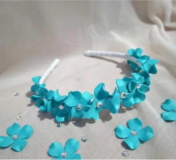 Tiara Infantil Azul Turquesa com Pedrinhas de Brilho