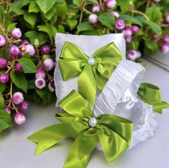 Almofada Paraalianças + Cesta Verde Oliva Branco