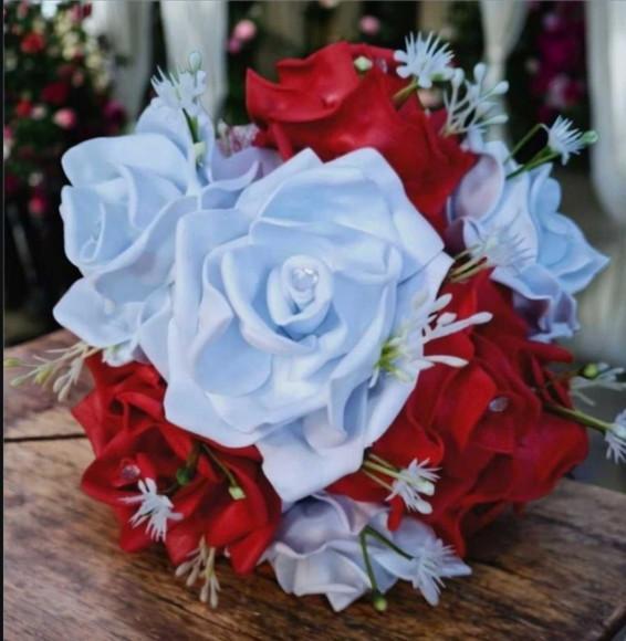 Buquê de Noiva Vermelho e Branco Casamento Civil Artezlua.at