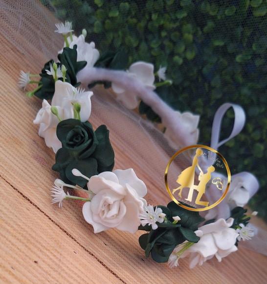 Coroa de Flores Verde Musgo e Branco Headband