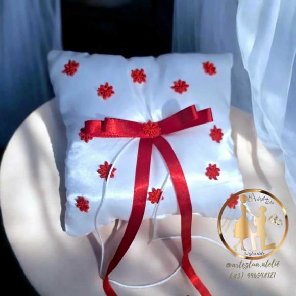 Almofada para Alianças Vermelho e Branco