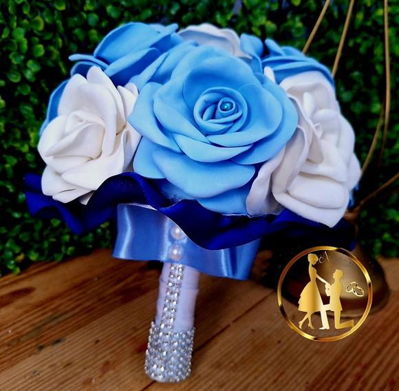 Buquê Noiva Azul e Branco Médio Eva Artezlua.ateliê