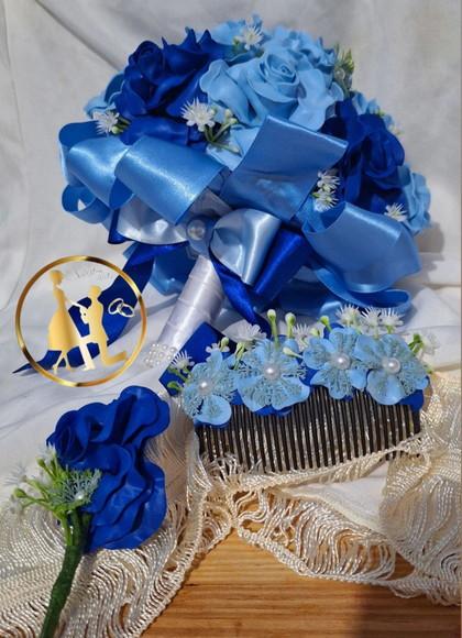 Buquê Azul Serenity e Azul Royal + Grinalda + Flor do Noivo