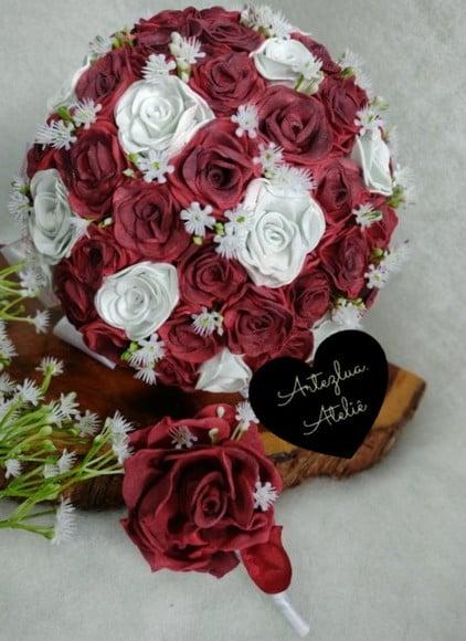 Buquê Vermelho Marsala e Branco Noiva