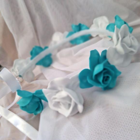 Tiara Coroa Azul Turquesa e Branco -artesanal