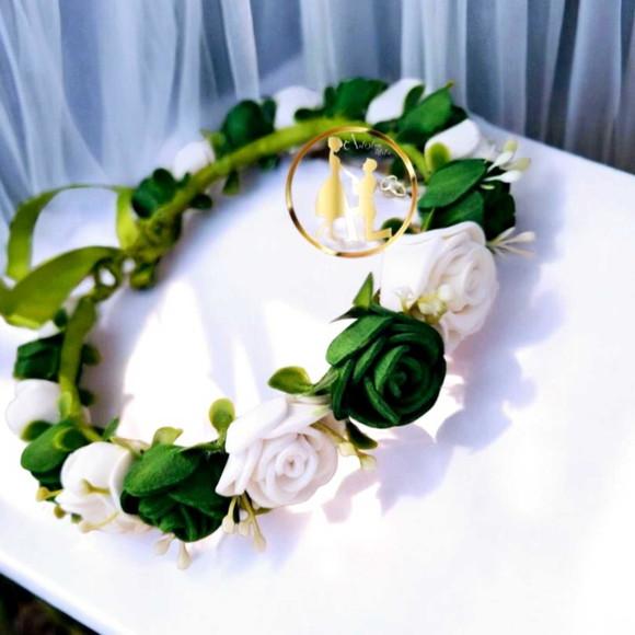 Tiara Coroa Verde Oliva e Branco Eva - Artesanal