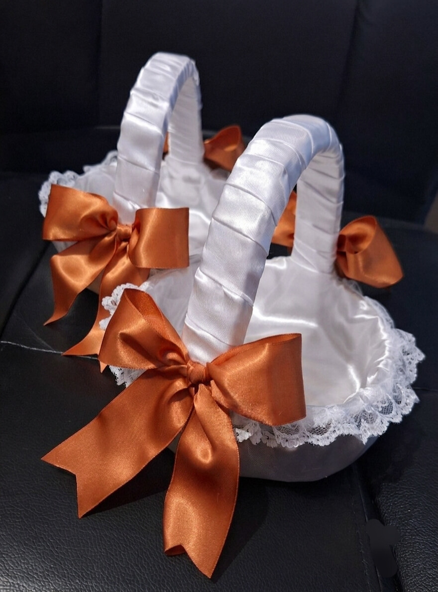 02 Cestas de Florista em Cetim com Laços Terracota (Kit) – Ele