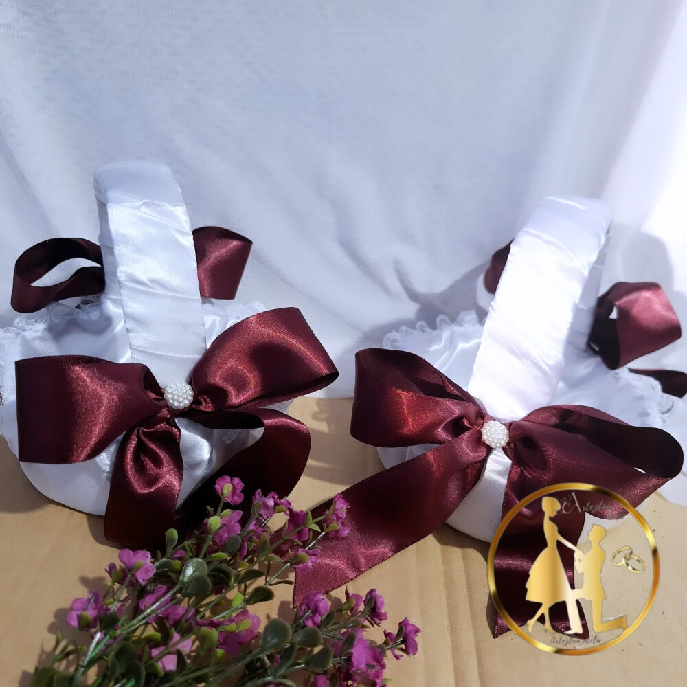 Kit com 2 Cestas para Daminhas de Casamento em Cetim Marsala e Br
