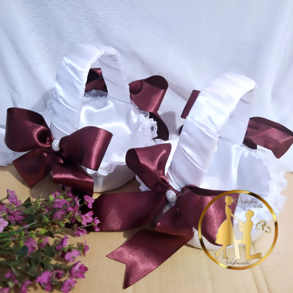 Kit com 2 Cestas para Daminhas de Casamento em Cetim Marsala e Br