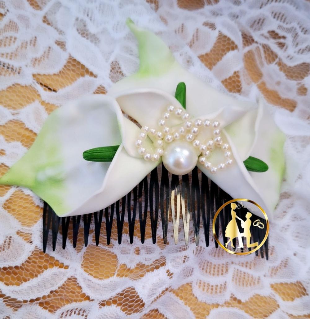 Grinalda copo de leite branco com pérolas