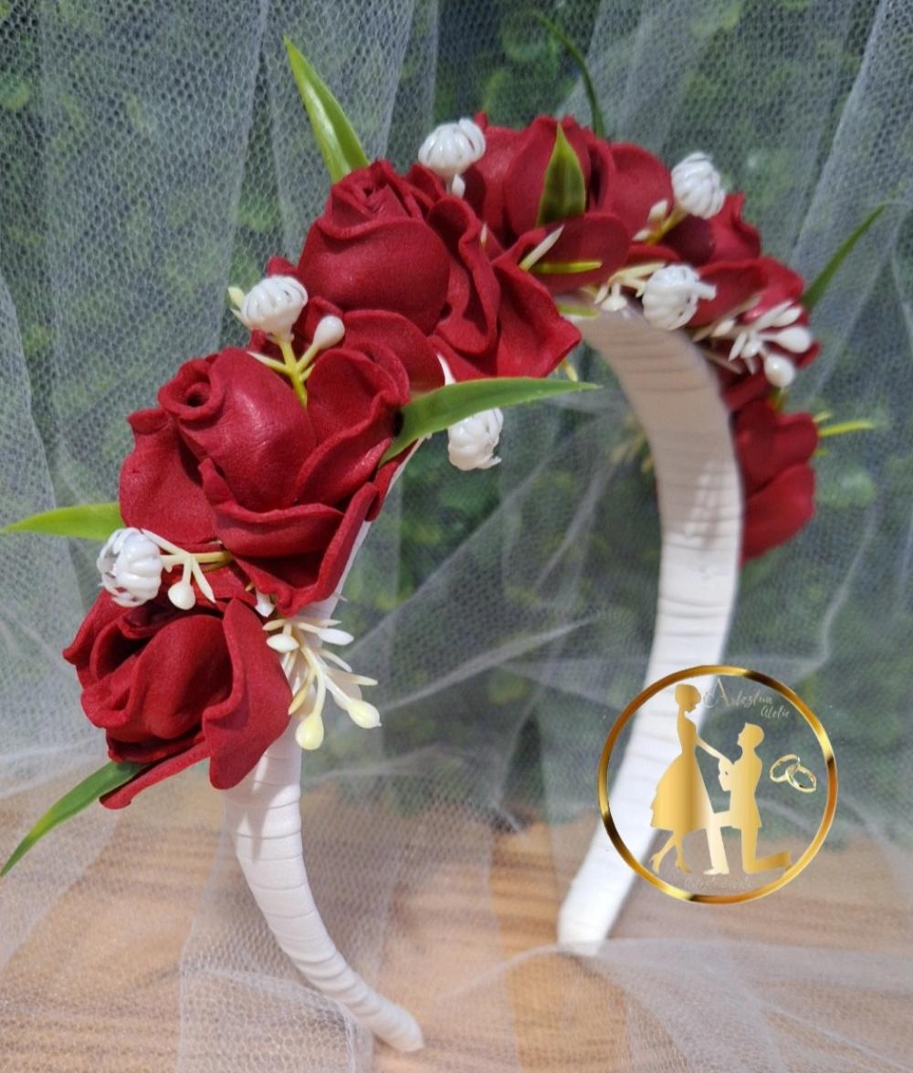 Tiara de luxo vermelha daminhas e floristas