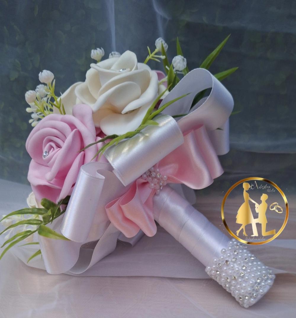 Buquê de noiva branco e rosa pequeno