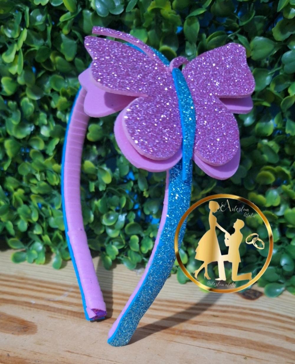 Tiara de borboleta rosa com glitter colorida