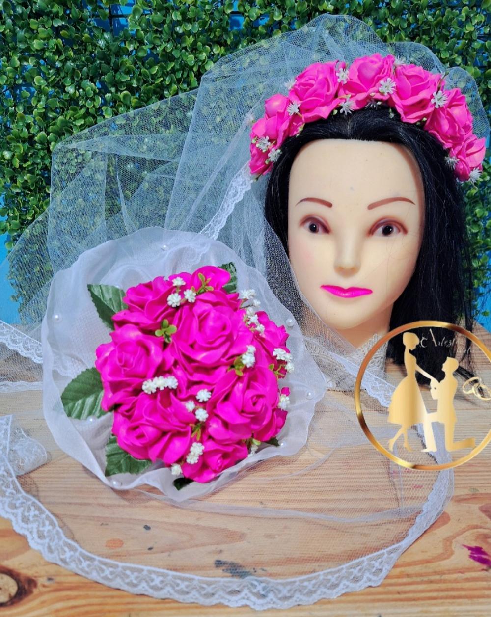 Buquê de noiva rosa chiclete festa junina com véu caipira