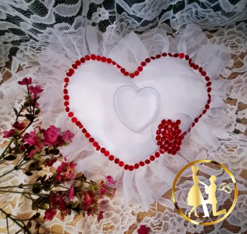Porta alianças coração  branco