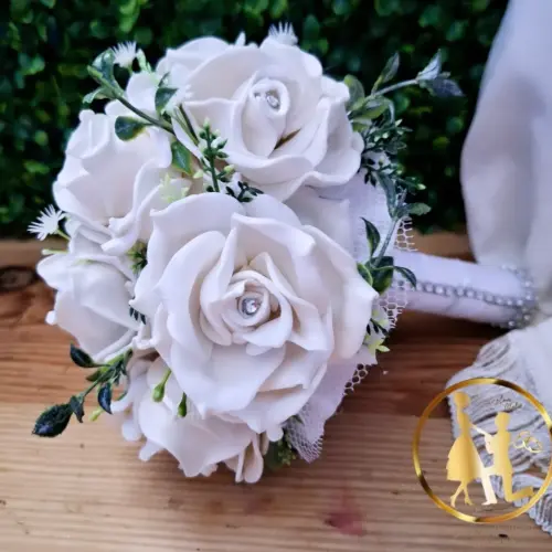 Buquê de noiva branco pequeno