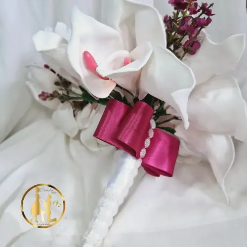 Buquê de noiva copo de leite cascata