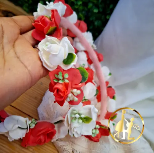 Coroa tiara salmão e branco