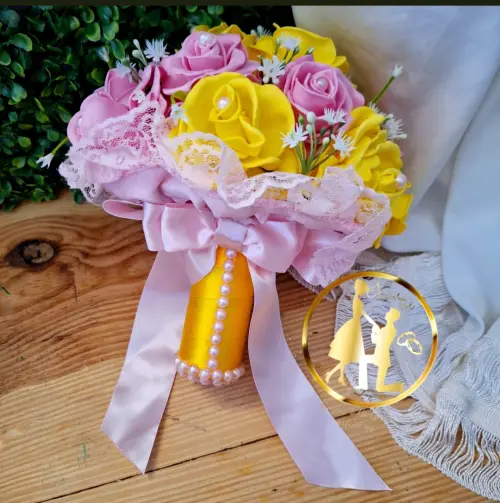 Buquê de noiva amarelo e rosa