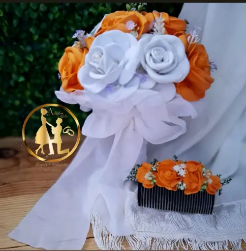 Buquê de noiva em tons laranja branco