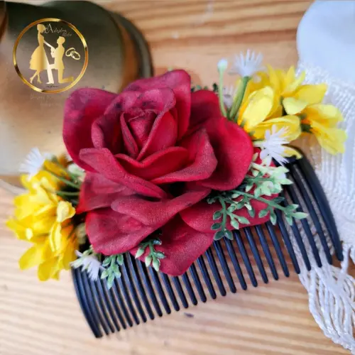 Grinalda de noivas rosas vermelhas e girassois