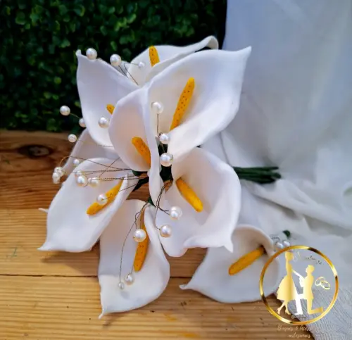 Buquê copo de leite branco e amarelo+grinalda