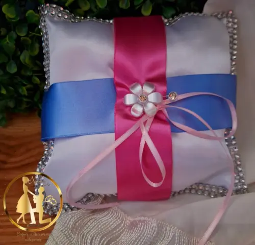 Almofadinha para alianças azul e rosa