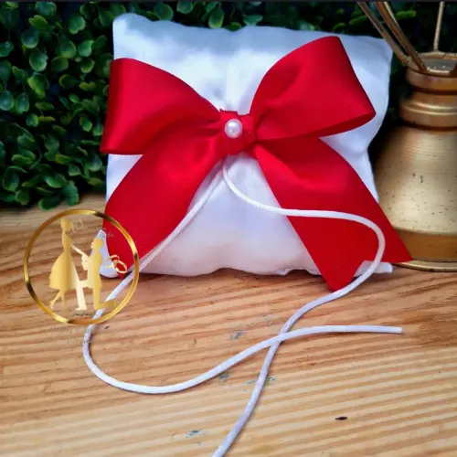 Almofadinha para alianças vermelho e branco