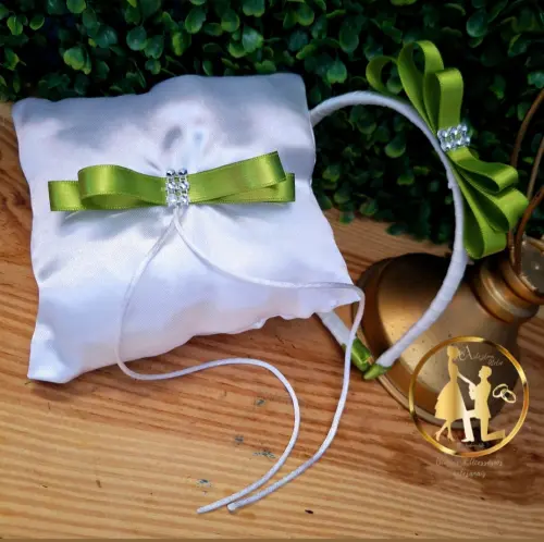 Kit porta alianças de casamento branco e verde Olivia + tiara de