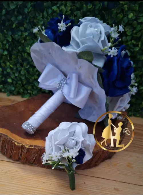Buquê de noiva azul e branco