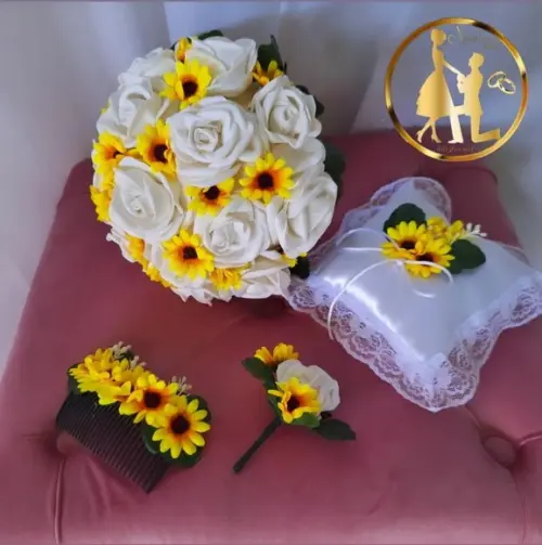 Buquê de Noiva Rosas Brancas e Girassóis ? Kit com Arranjo