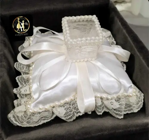 Almofada para Alianças de Casamento Off White Branco Pérolas