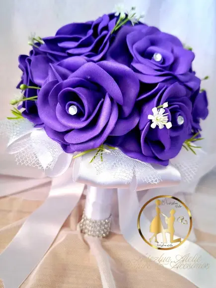 Buquê Noiva Cívil Roxo e Branco com Brilho