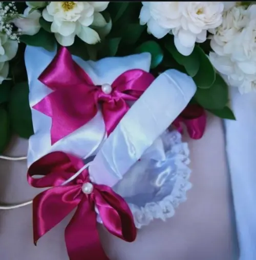 Kit Cesta de Florista + Almofadinha Fúcsia e Branco Cetim