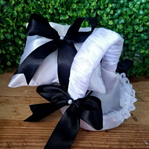 Cesta Florista Branca e Preta + Almofadinha Cetim
