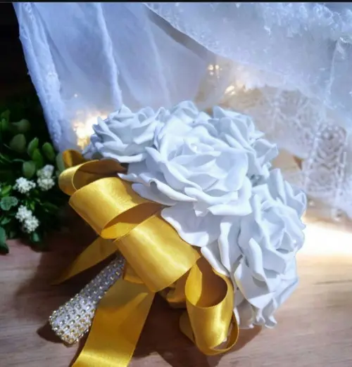 Buquê de Noiva Dourado Ouro e Branco Religioso Médio Eva