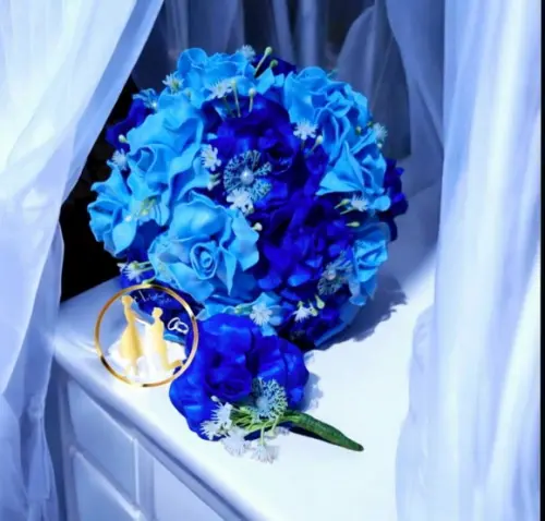 Buquê Azul Serenity e Azul Royal+ Flor do Noivo - Religioso