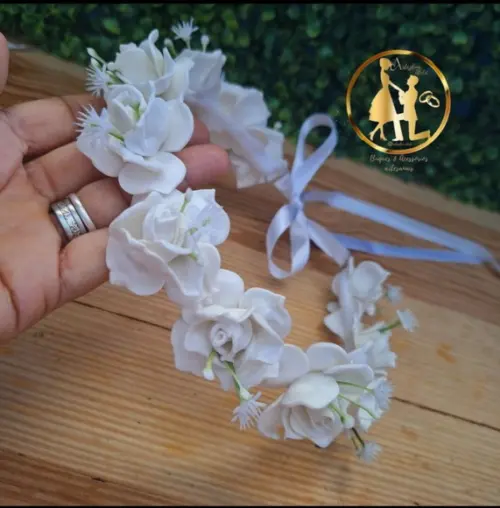 Coroa de Flores Brancas Headband