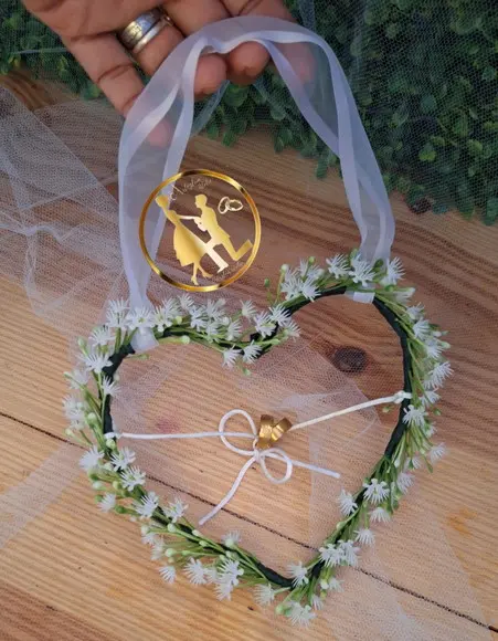 Porta Alianças Coração de Flores de Gipsofilas Pequeno